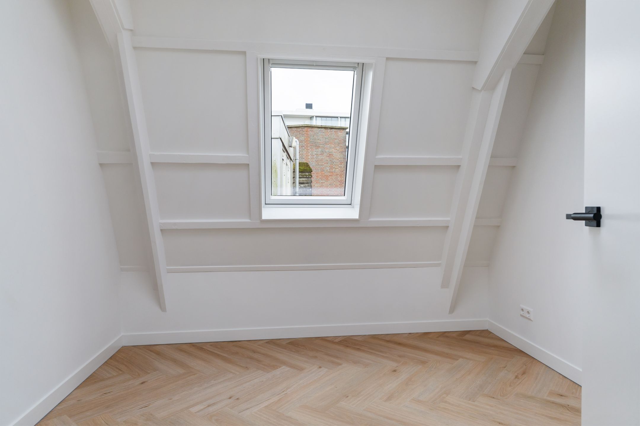 Foto 12 van Weaze 24