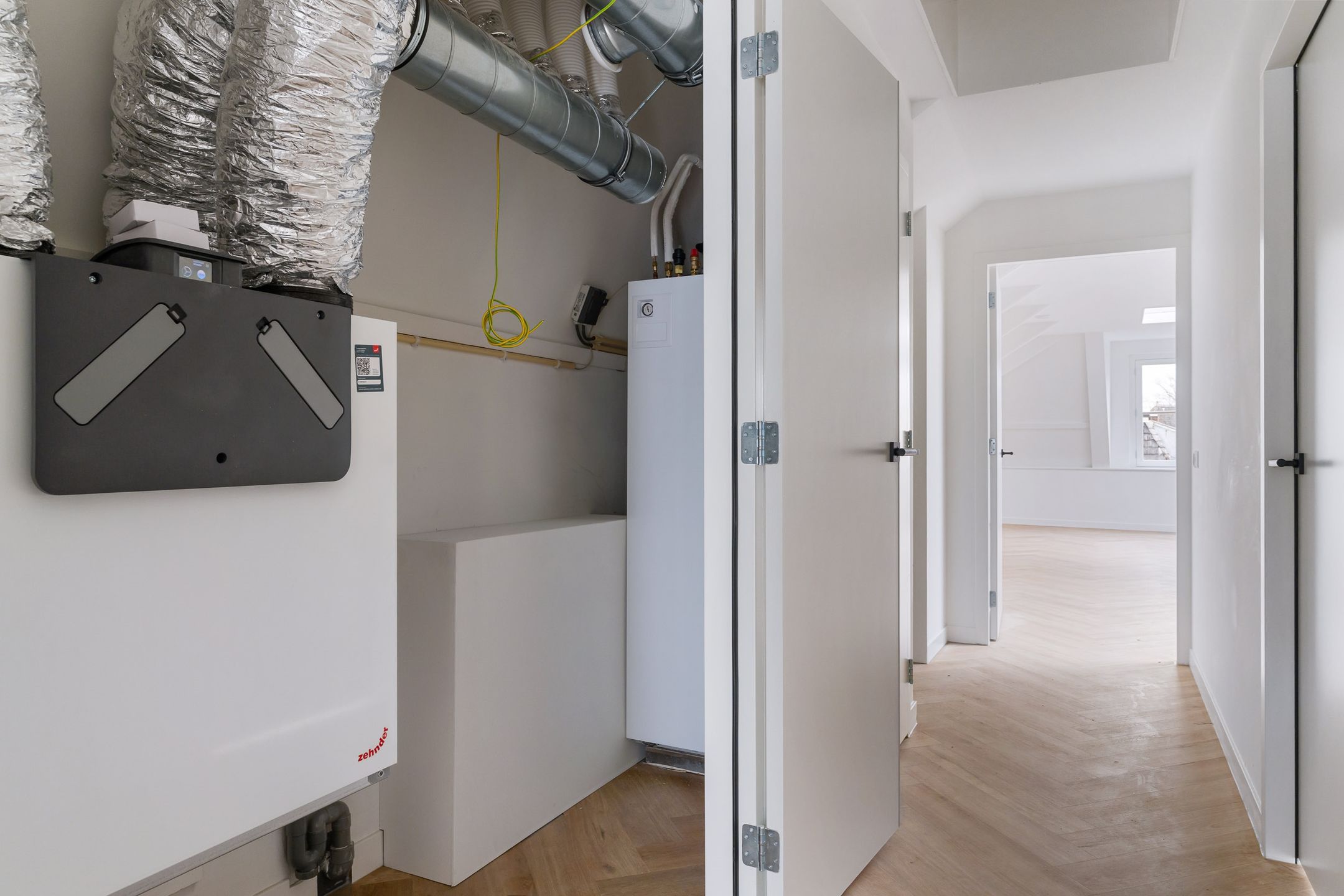 Foto 18 van Weaze 24