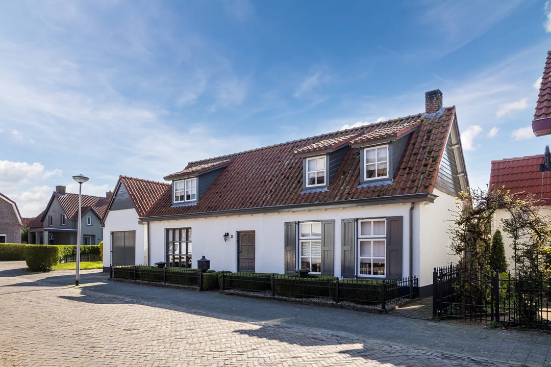 Photo 8 of Oude Hoofdweg 31