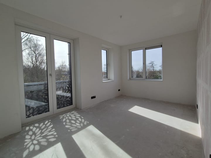 Photo 5 of Waterlelie 39