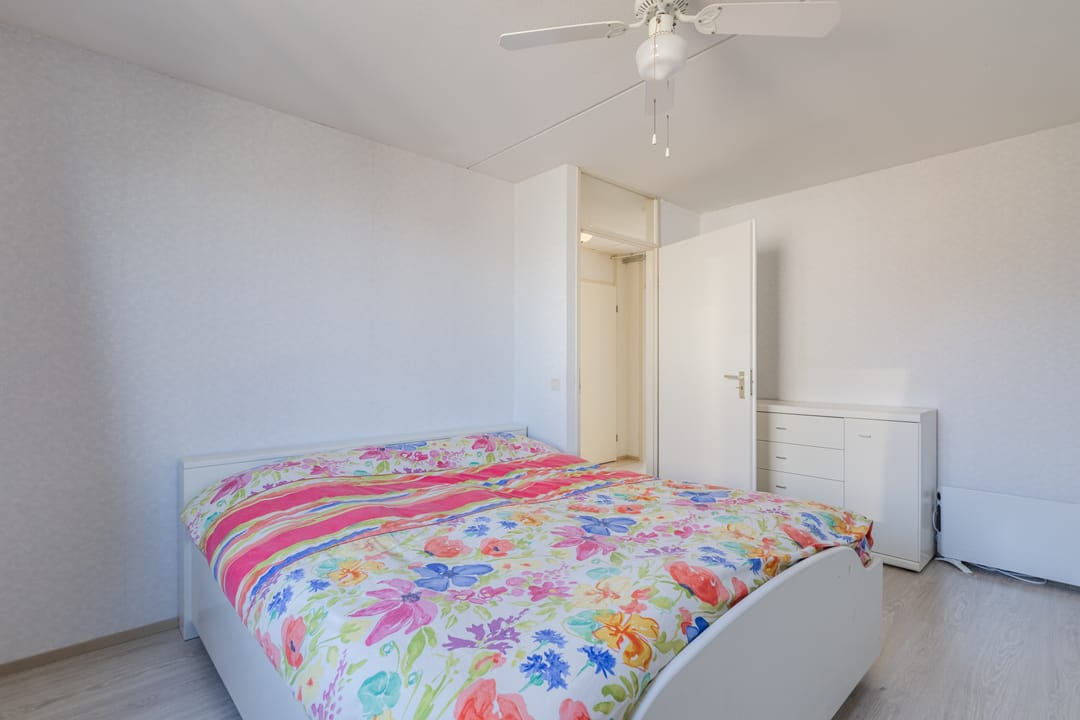 Spacious corner home with garden, roof terrace, and garage in Voordorp — 29