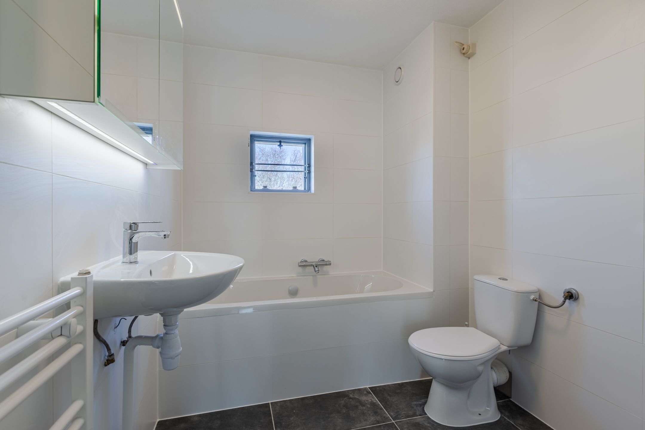 Spacious corner home with garden, roof terrace, and garage in Voordorp — 30