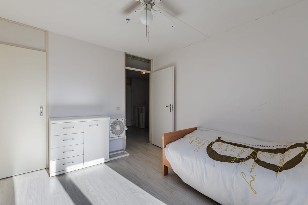 Spacious corner home with garden, roof terrace, and garage in Voordorp — 34