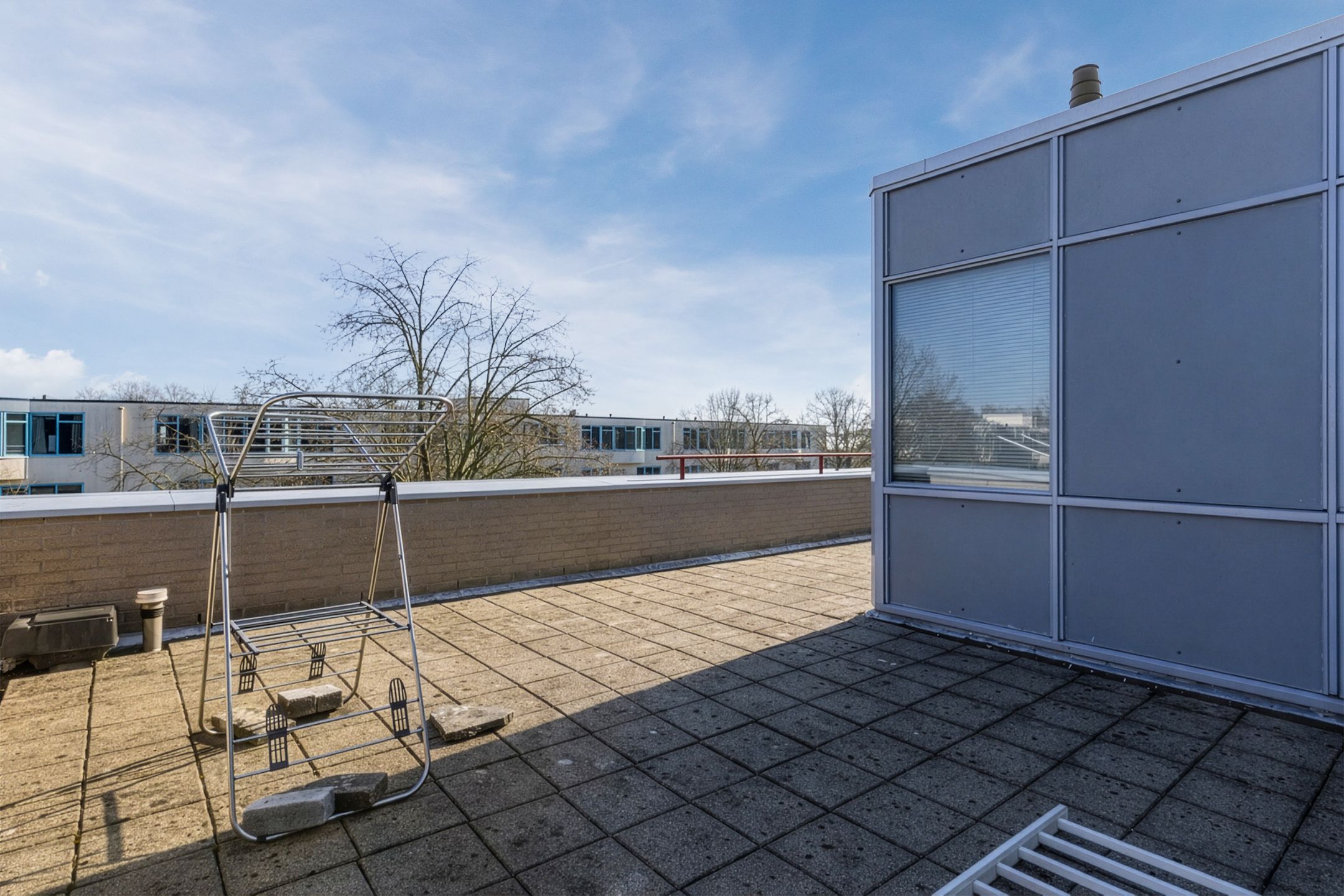 Spacious corner home with garden, roof terrace, and garage in Voordorp — 42