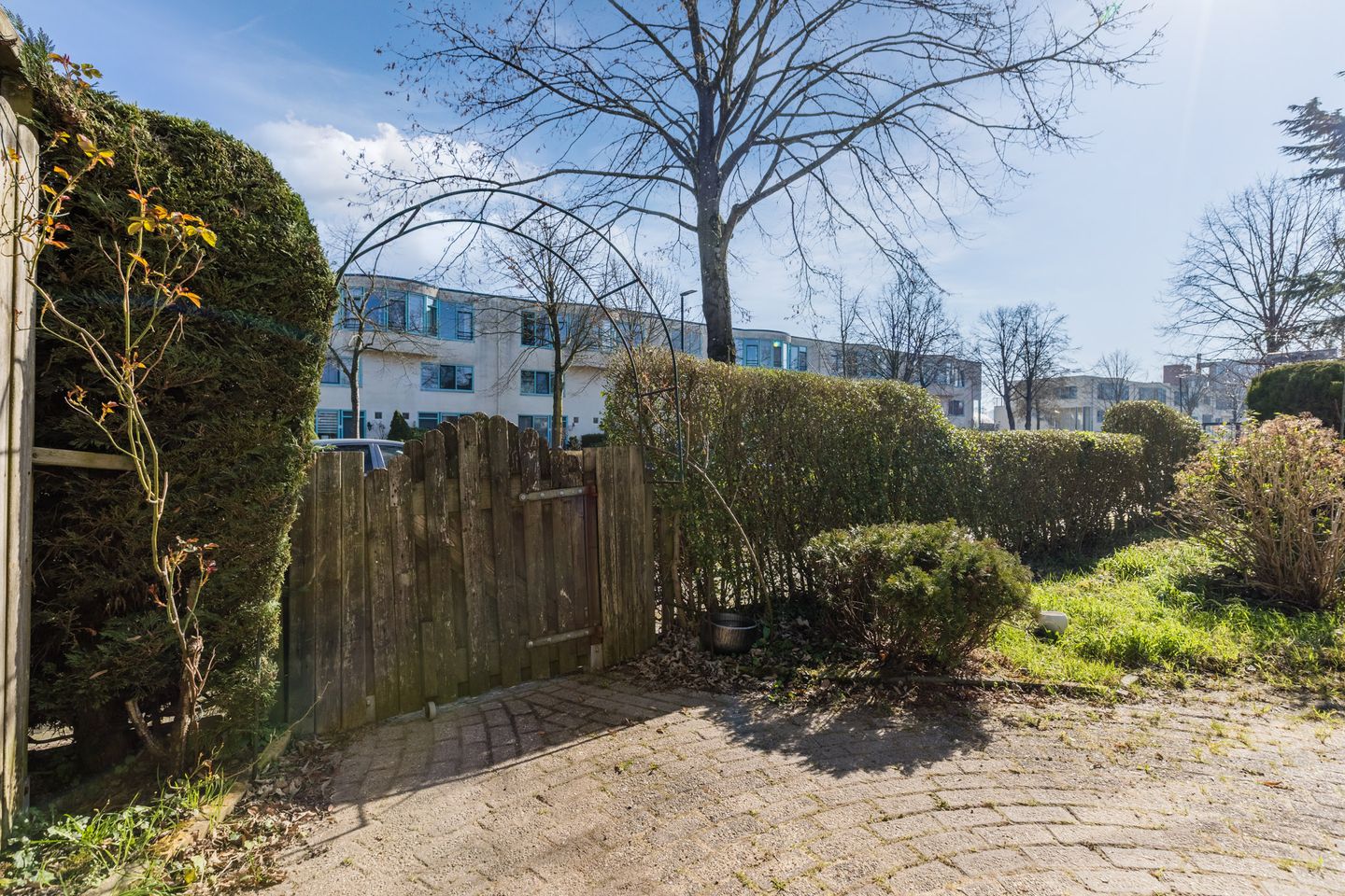 Spacious corner home with garden, roof terrace, and garage in Voordorp — 47