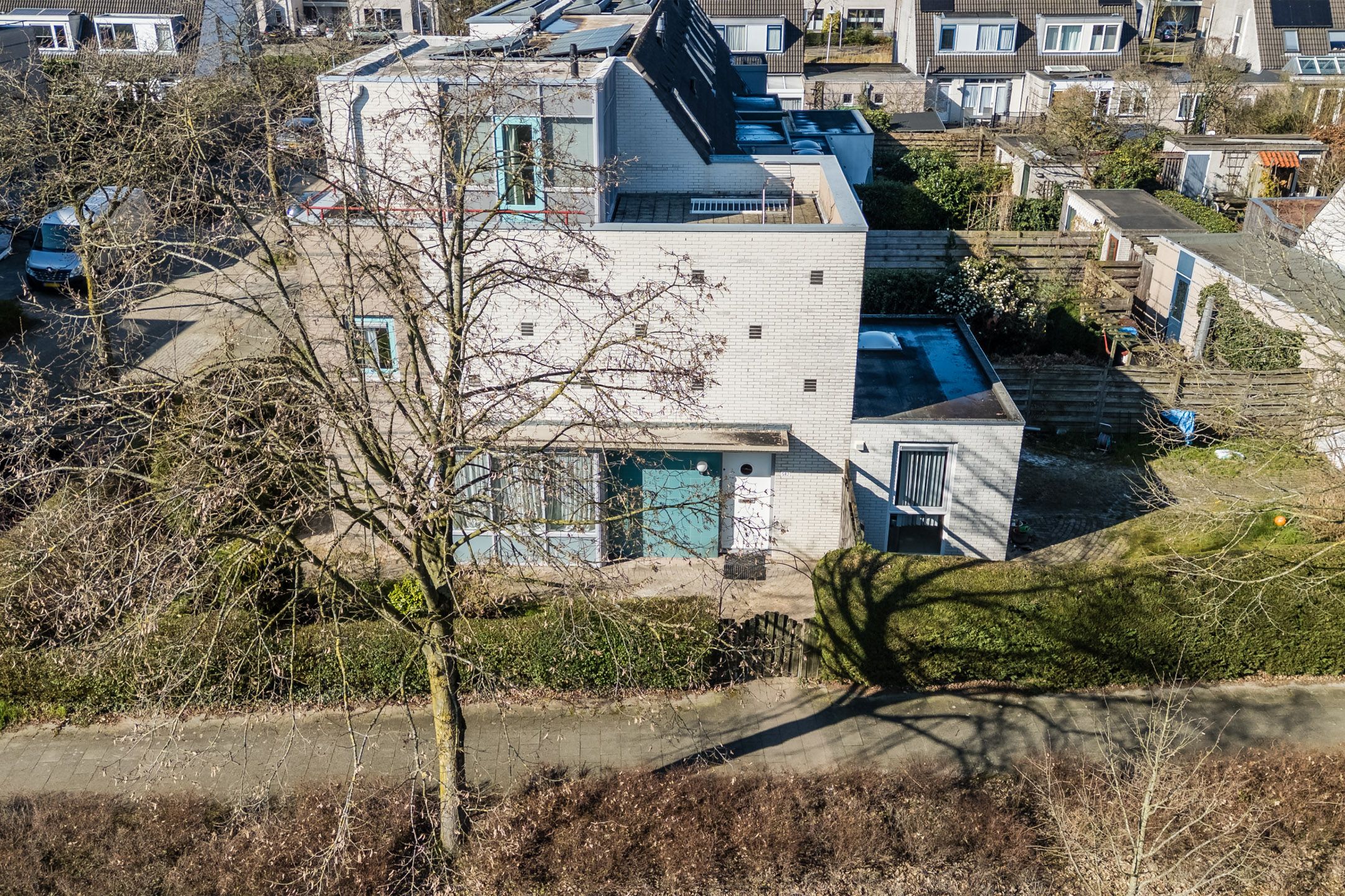 Spacious corner home with garden, roof terrace, and garage in Voordorp — 54