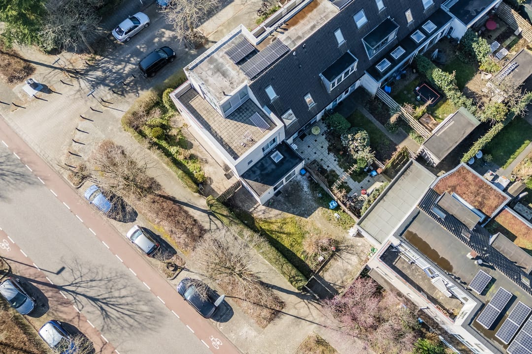 Spacious corner home with garden, roof terrace, and garage in Voordorp — 59