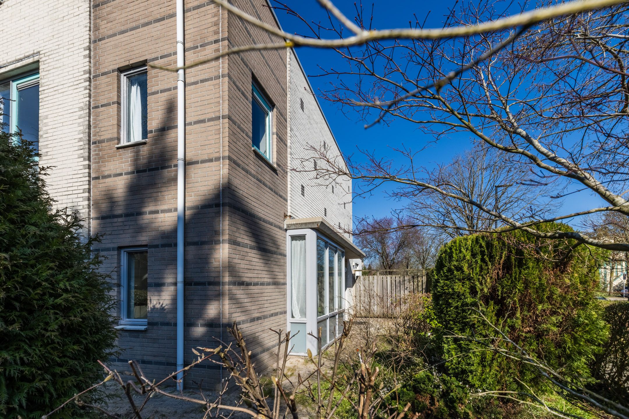Spacious corner home with garden, roof terrace, and garage in Voordorp — 48