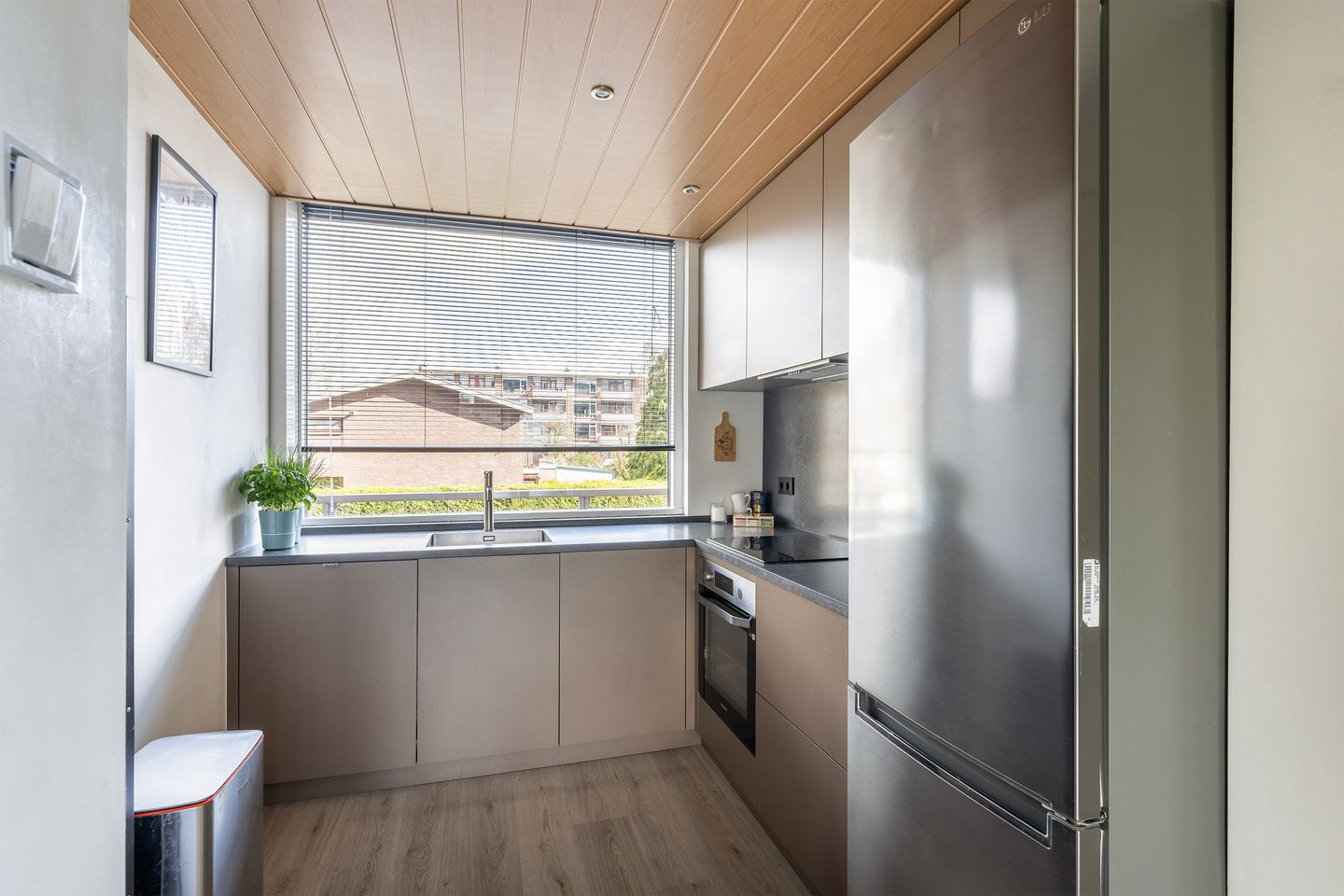 5-Room Maisonette with Sunny Balcony Near Nature — 21