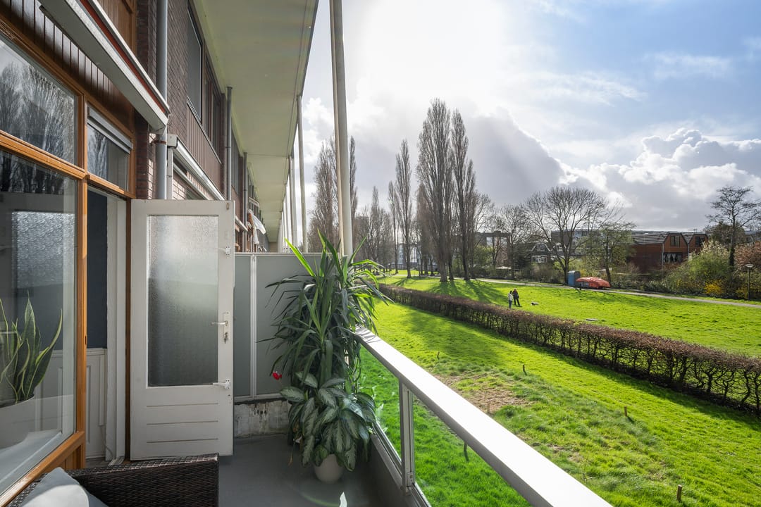 5-Room Maisonette with Sunny Balcony Near Nature — 19