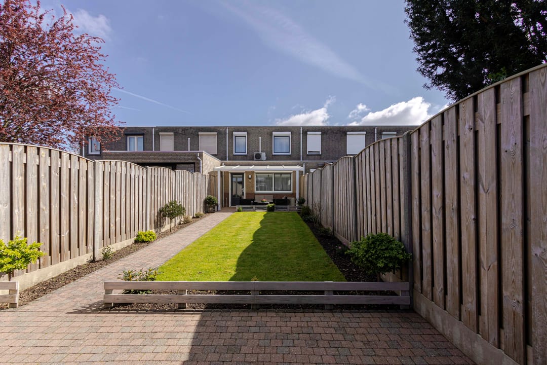 Foto 32 van Mgr. Feronlaan 106