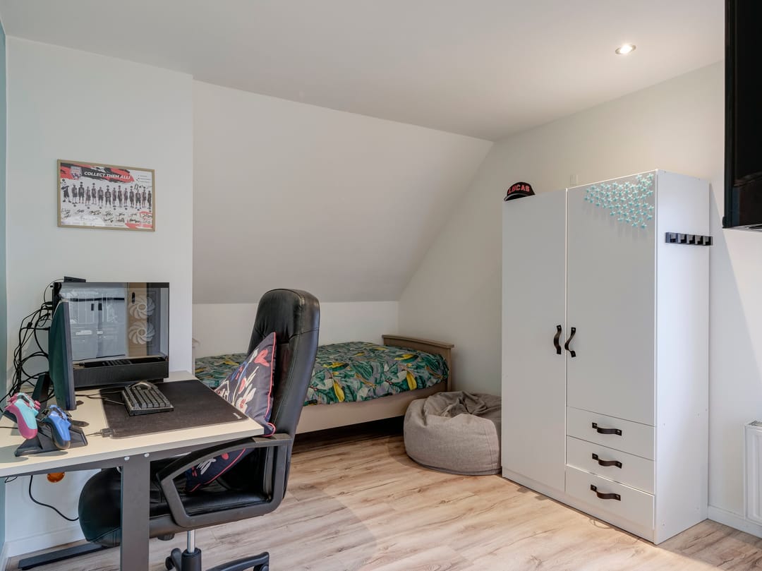 Renovated Detached Family Villa with 4 Bedrooms in Green Hechtel — 22