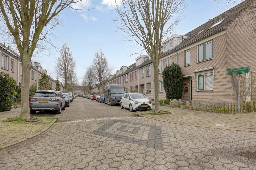 Spacious Family Home with Extended Living Room and Sunny Southwest Garden in Klapwijk — 43