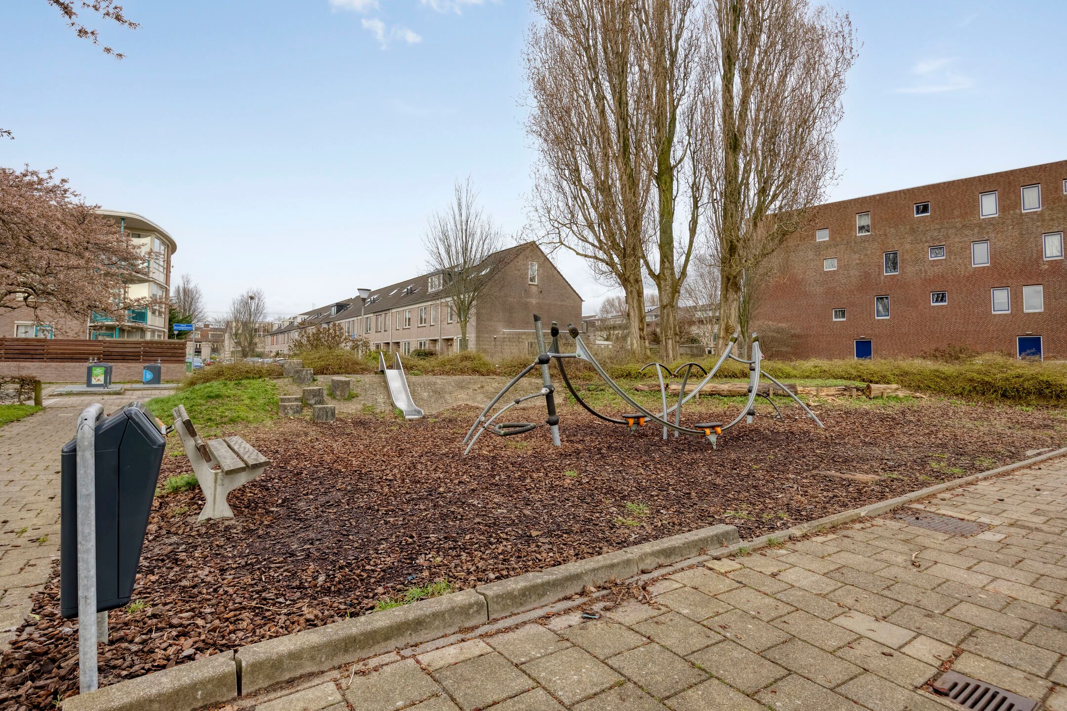 Spacious Family Home with Extended Living Room and Sunny Southwest Garden in Klapwijk — 48