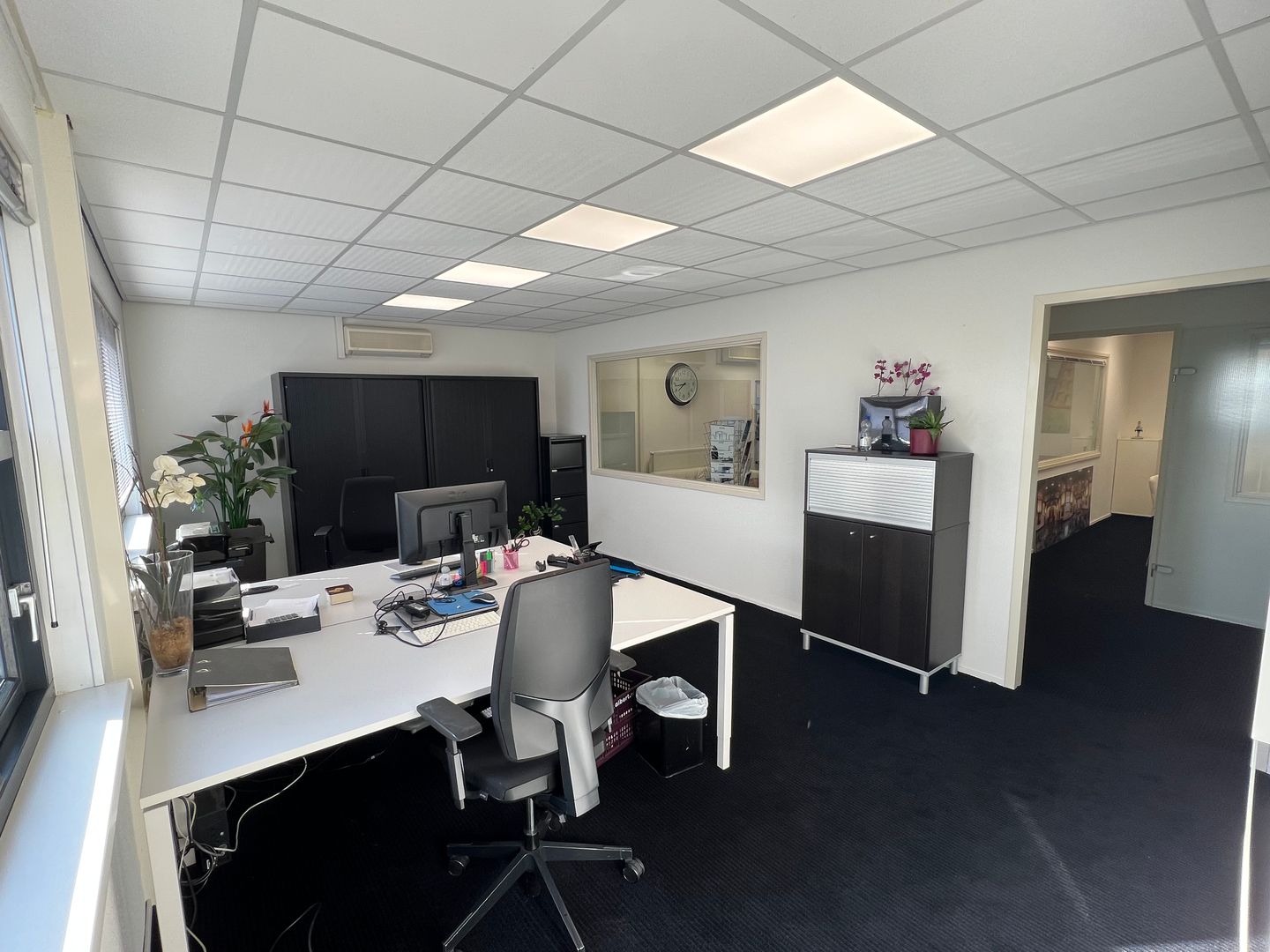 View photo 5 of Jade 228