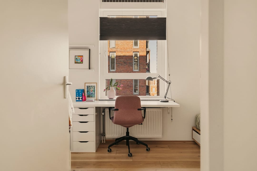 Spacious corner apartment with harbor views in IJburg — 32