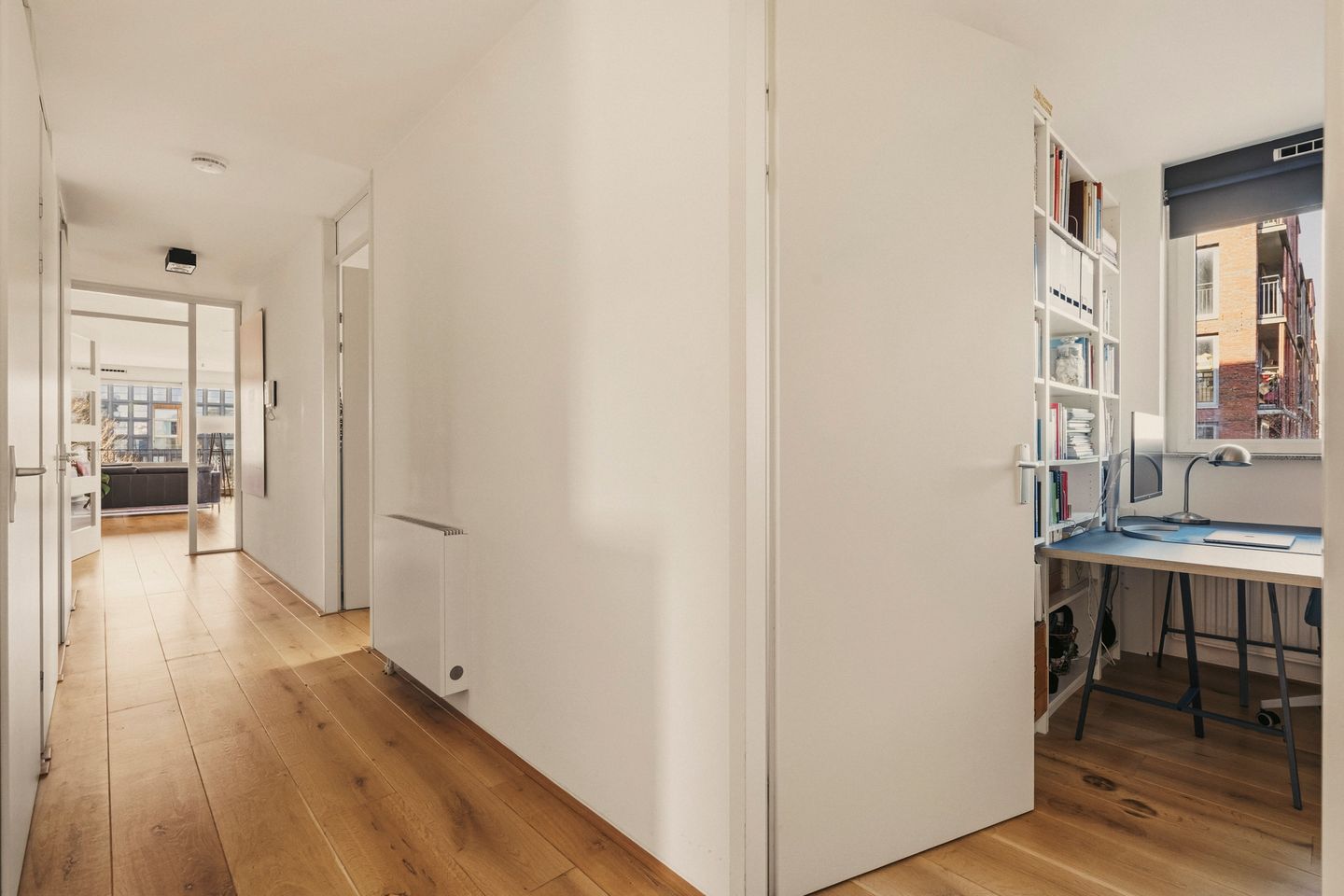 Spacious corner apartment with harbor views in IJburg — 34