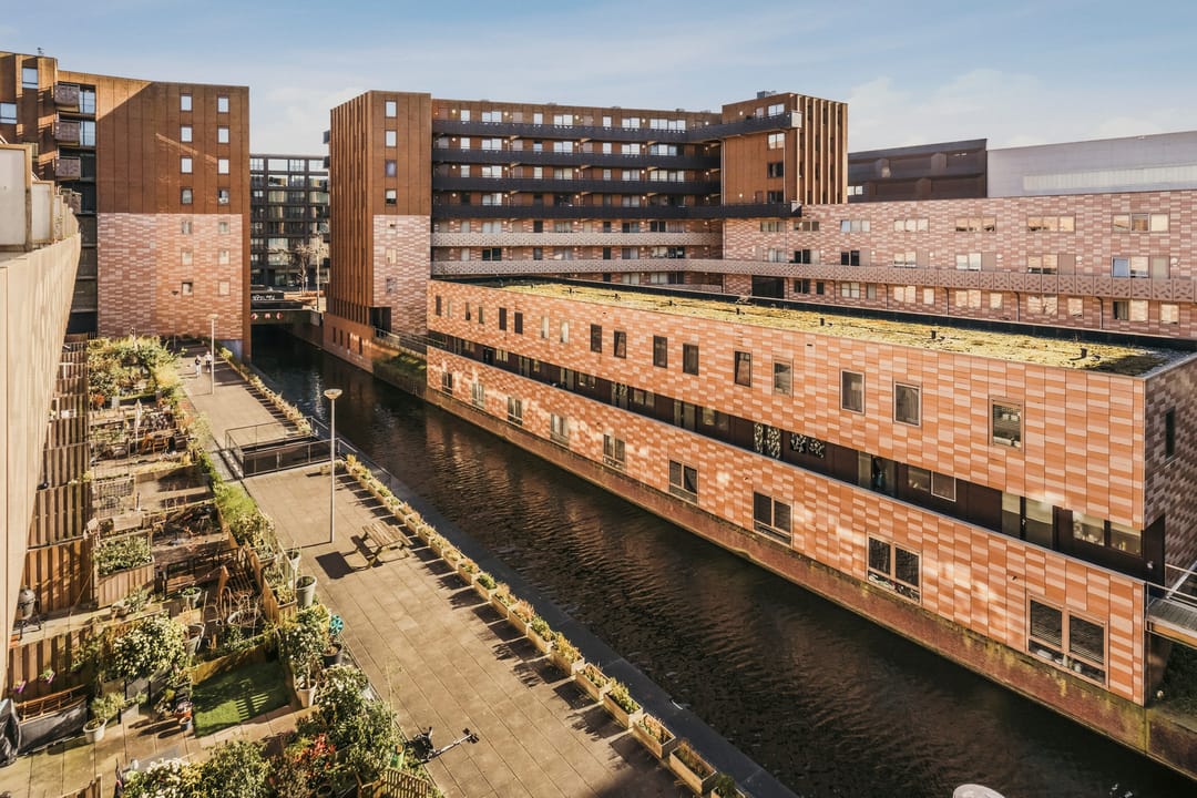 Spacious corner apartment with harbor views in IJburg — 41