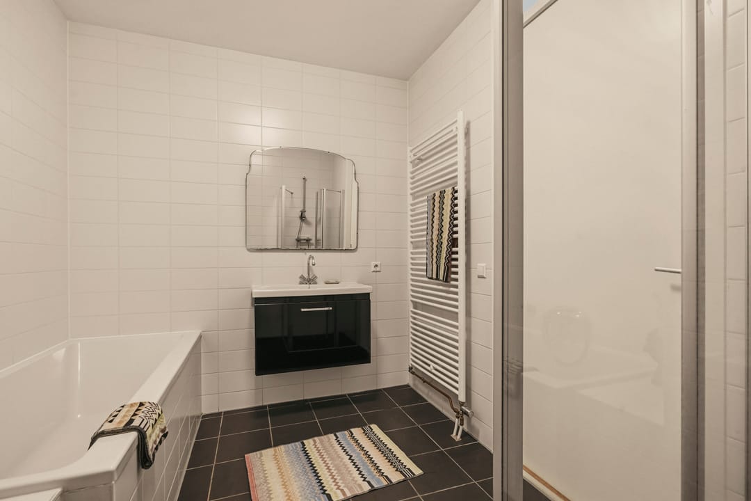 Spacious corner apartment with harbor views in IJburg — 46