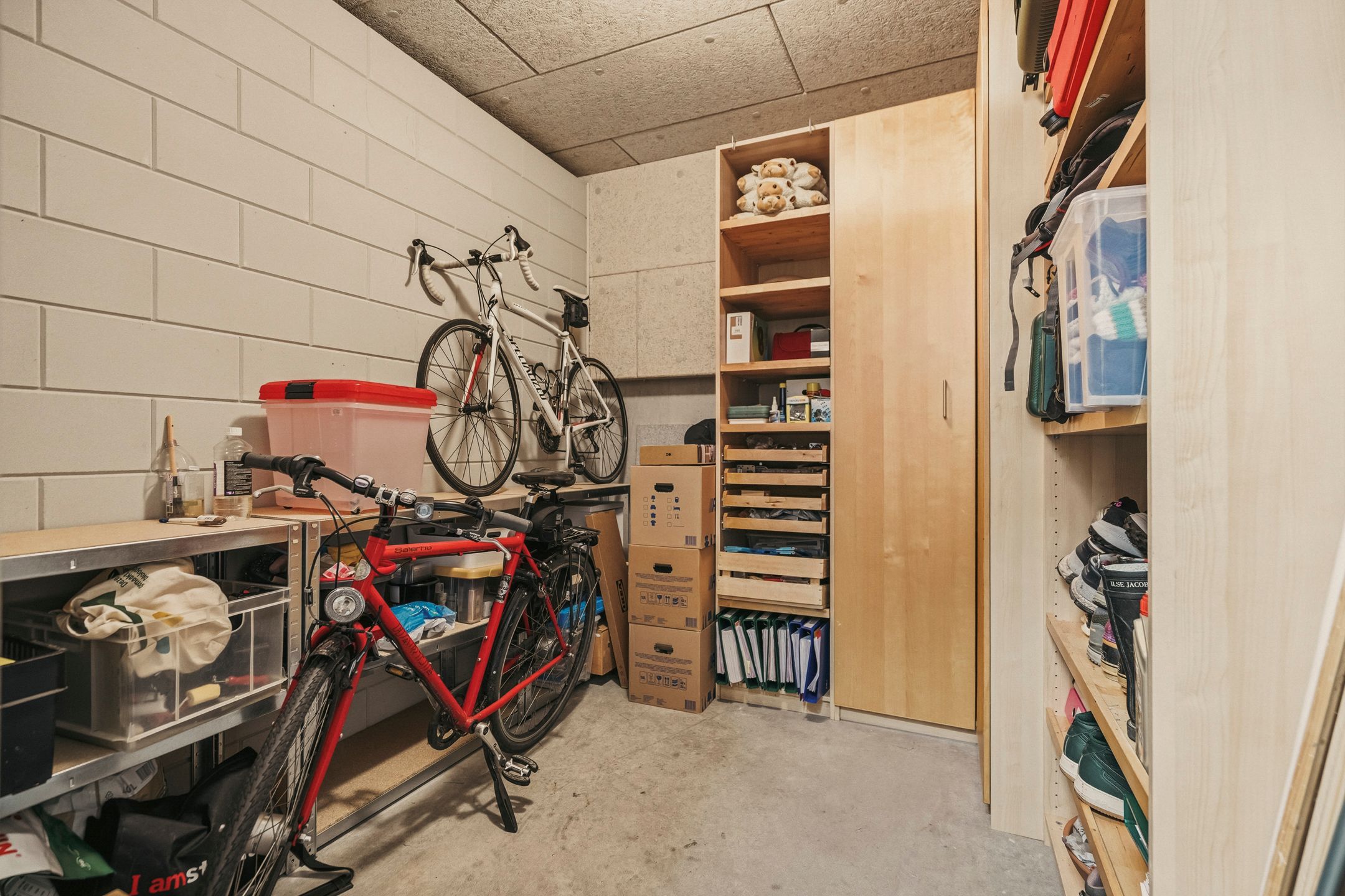 Spacious corner apartment with harbor views in IJburg — 50