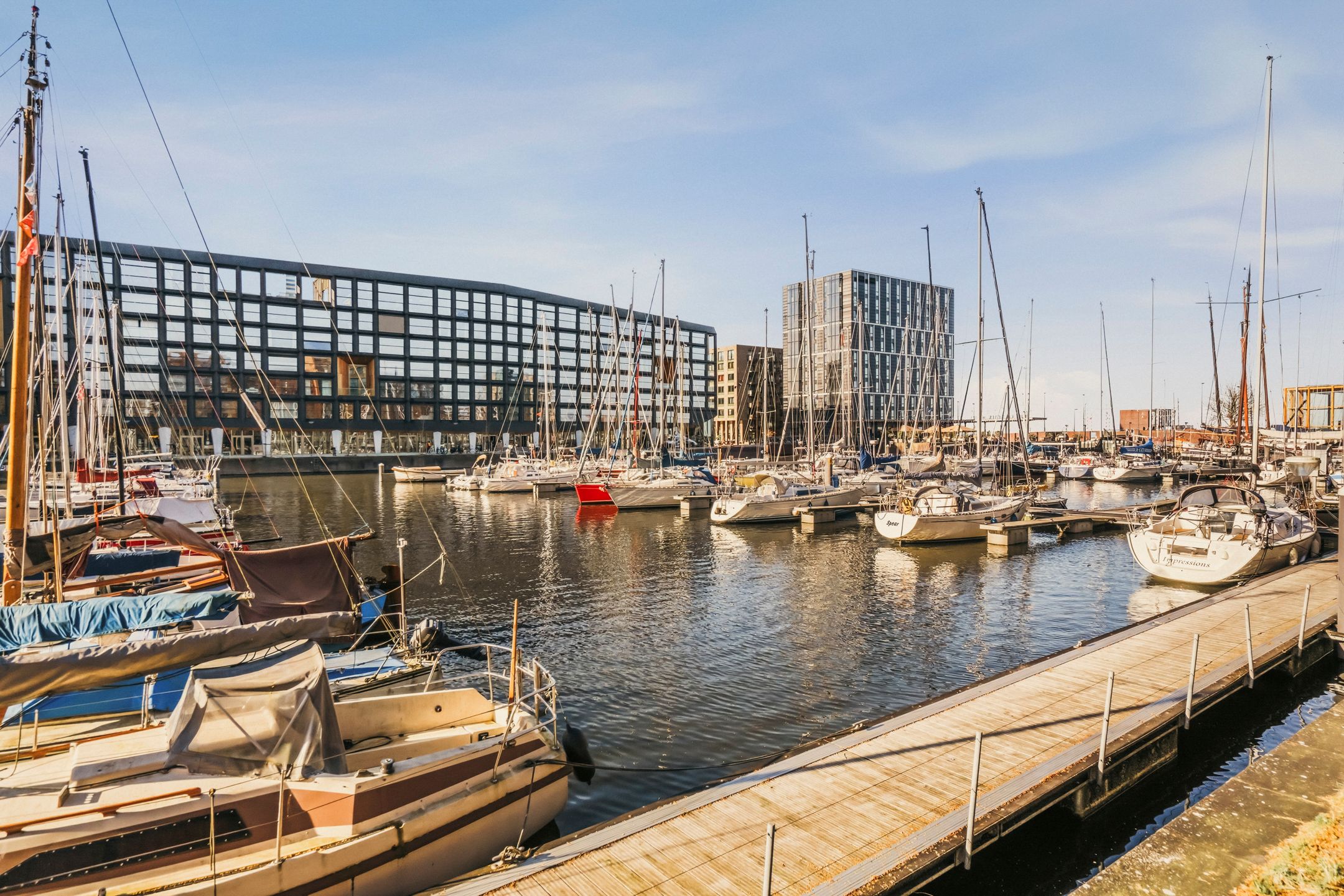 Spacious corner apartment with harbor views in IJburg — 53