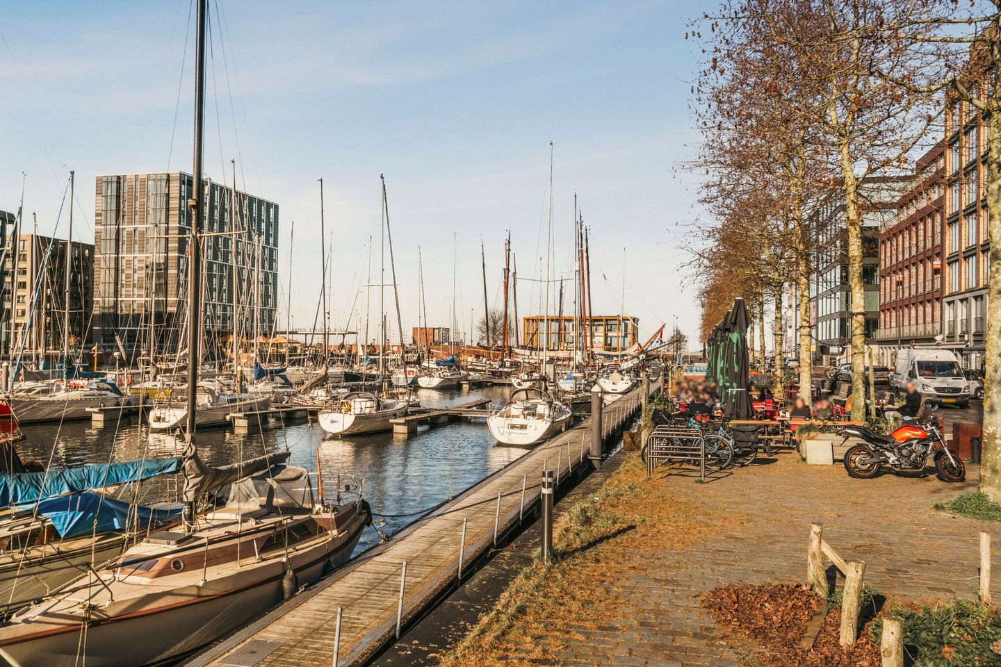 Spacious corner apartment with harbor views in IJburg — 54