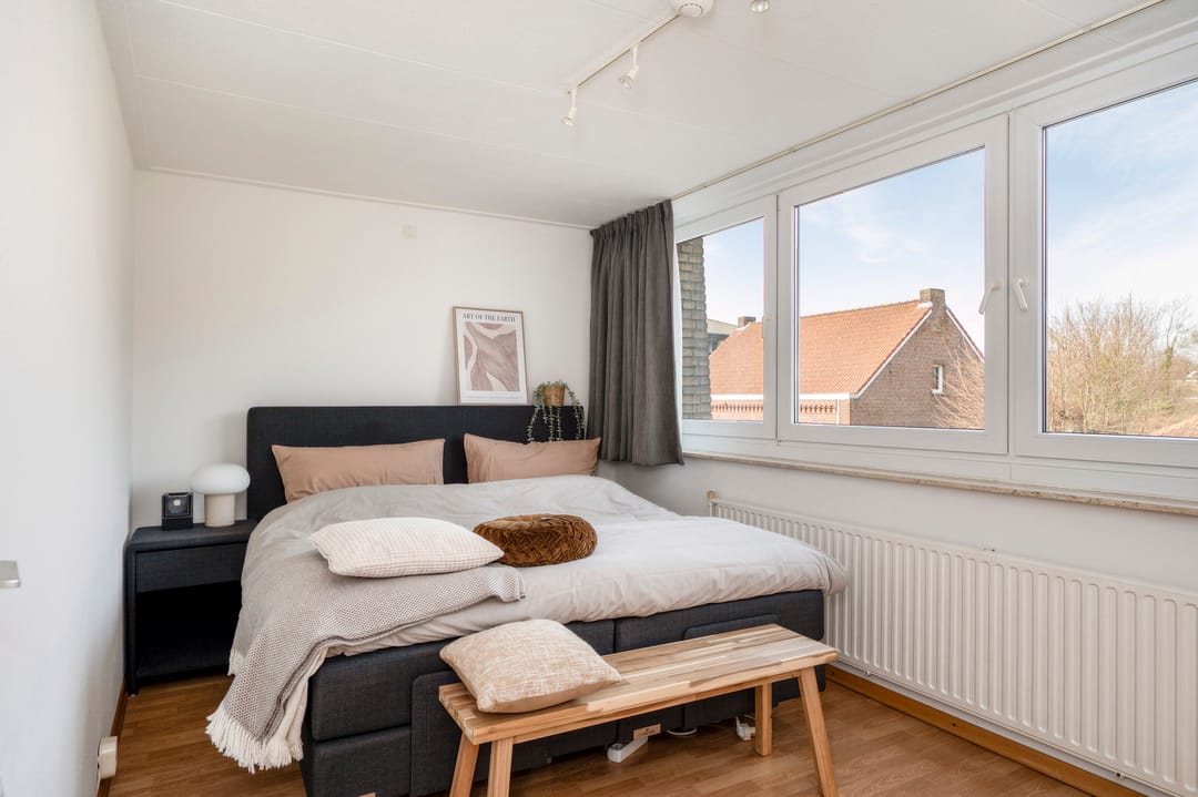 Ready-to-move-in terraced house with garage and enclosed garden in Geleen-Noord — 17