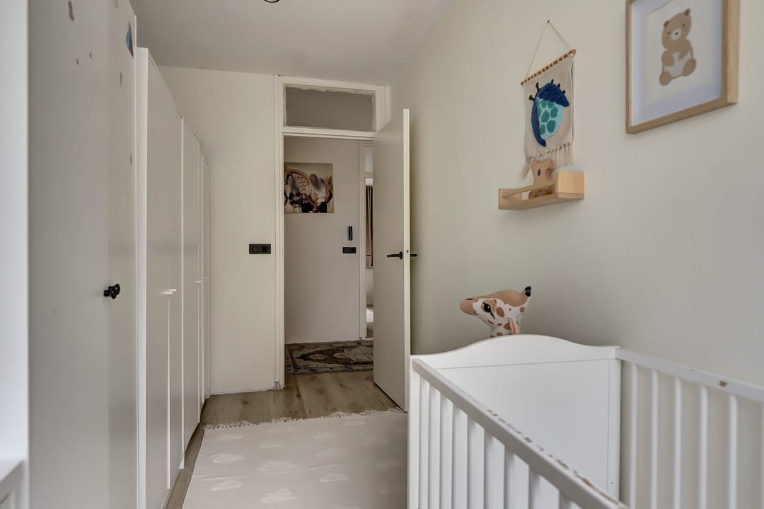 Modern terraced house with 3 bedrooms in child-friendly Zaandam neighborhood — 28