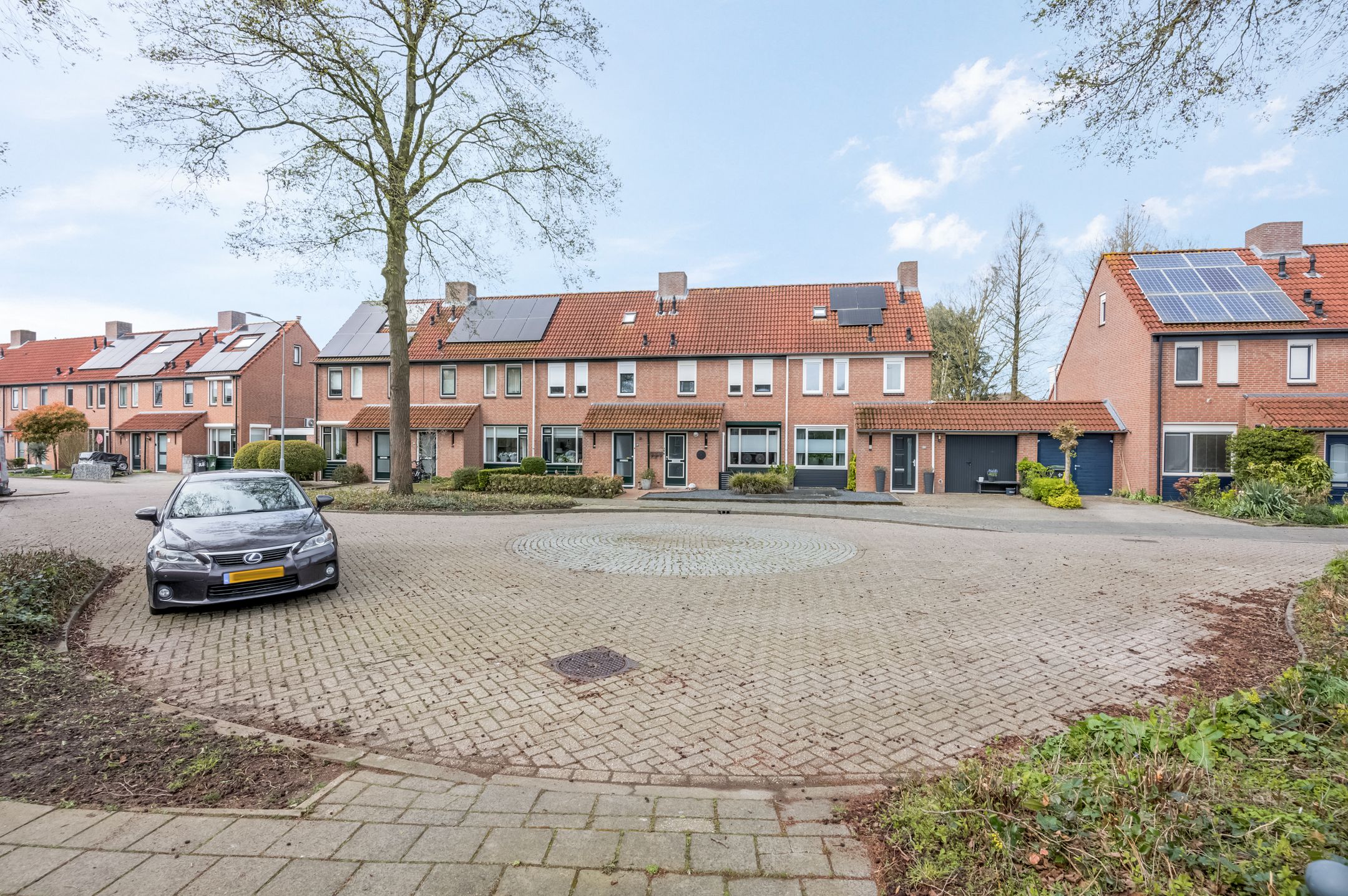 Photo 24 of Henriette Roland Holststraat 26