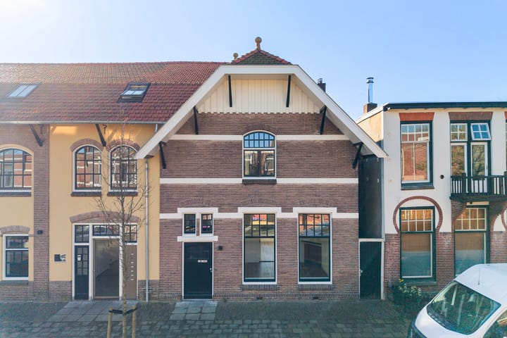 Hoekwoning te koop: Gysbert Japicxstraat 44, Leeuwarden