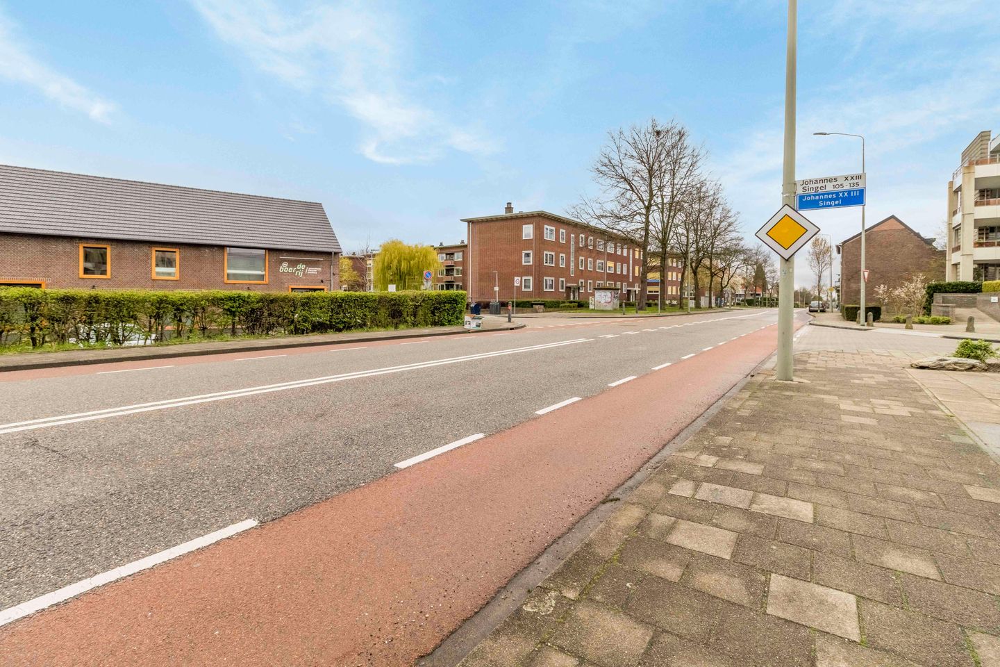 Spacious apartment with sunny southwest balcony and private parking in Heerlen-Zuid — 25