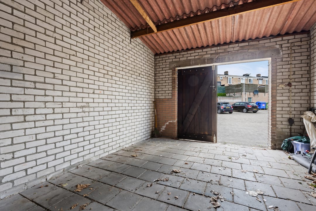 Spacious Maisonnette with Four Bedrooms Near Drunen Center — 28
