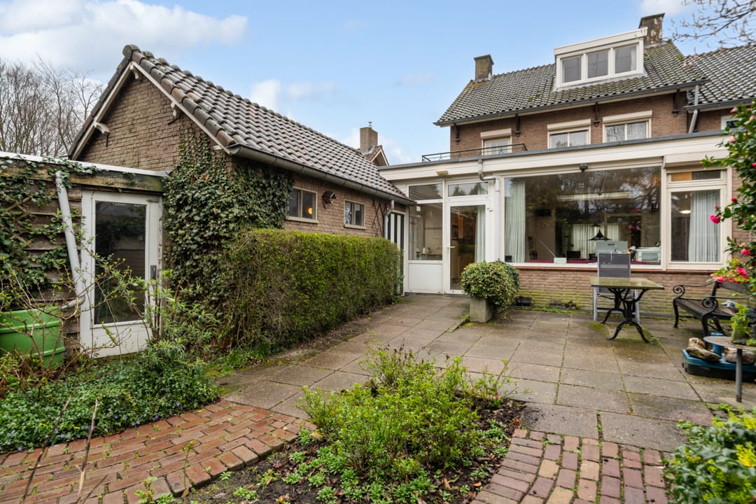 Spacious character semi-detached home with private city garden in Weert center — 45