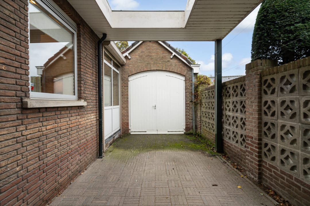 Spacious character semi-detached home with private city garden in Weert center — 50