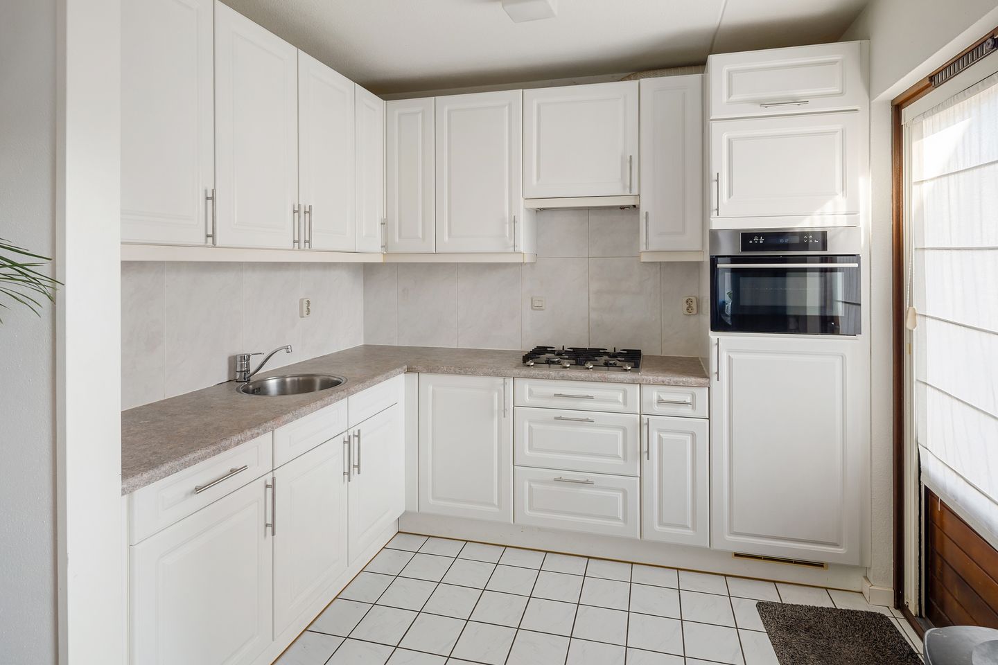 Foto 14 van van Ommerenstraat 7