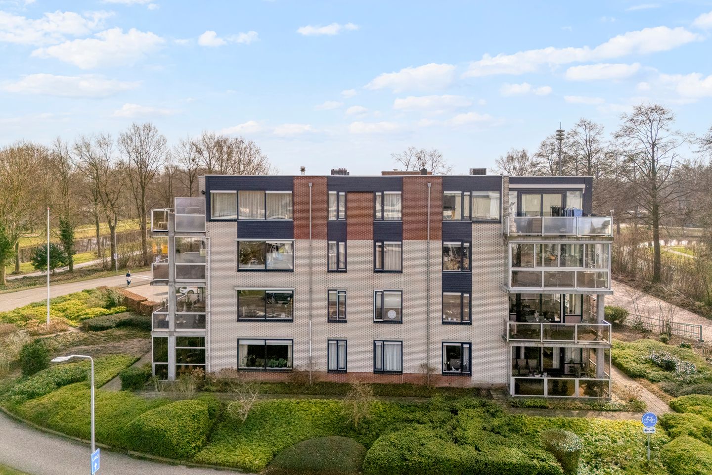 Foto 1 van Gentiaan 20