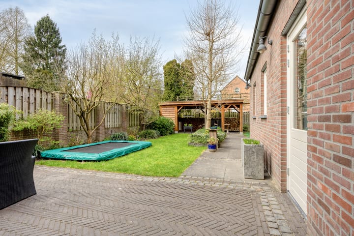 Photo 2 of Wilhelminastraat 15