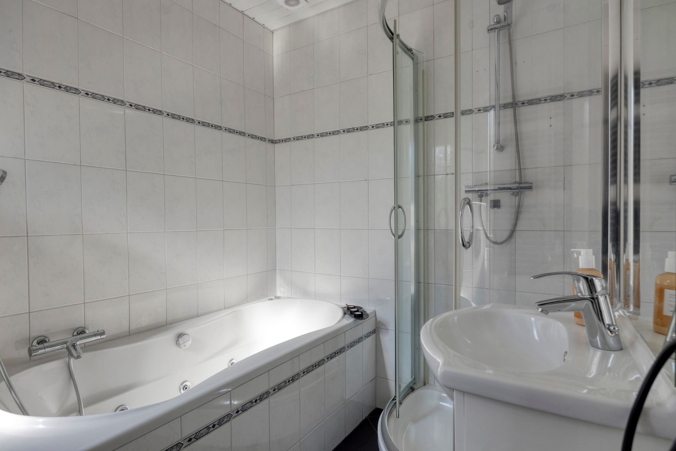 Photo 24 of Madeliefstraat 21