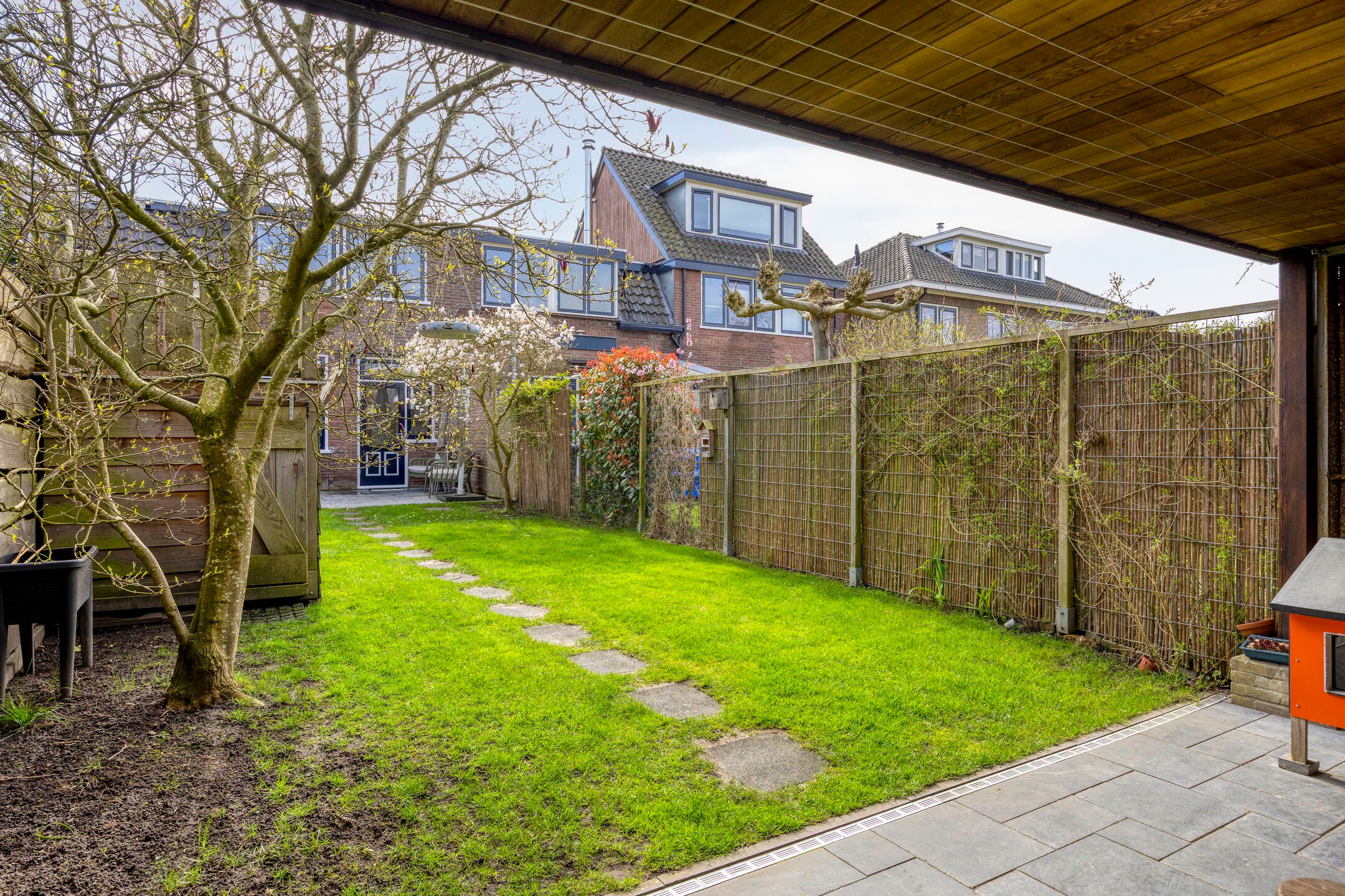 Charming Terraced House with Large Garage in De Worp, Deventer — 26