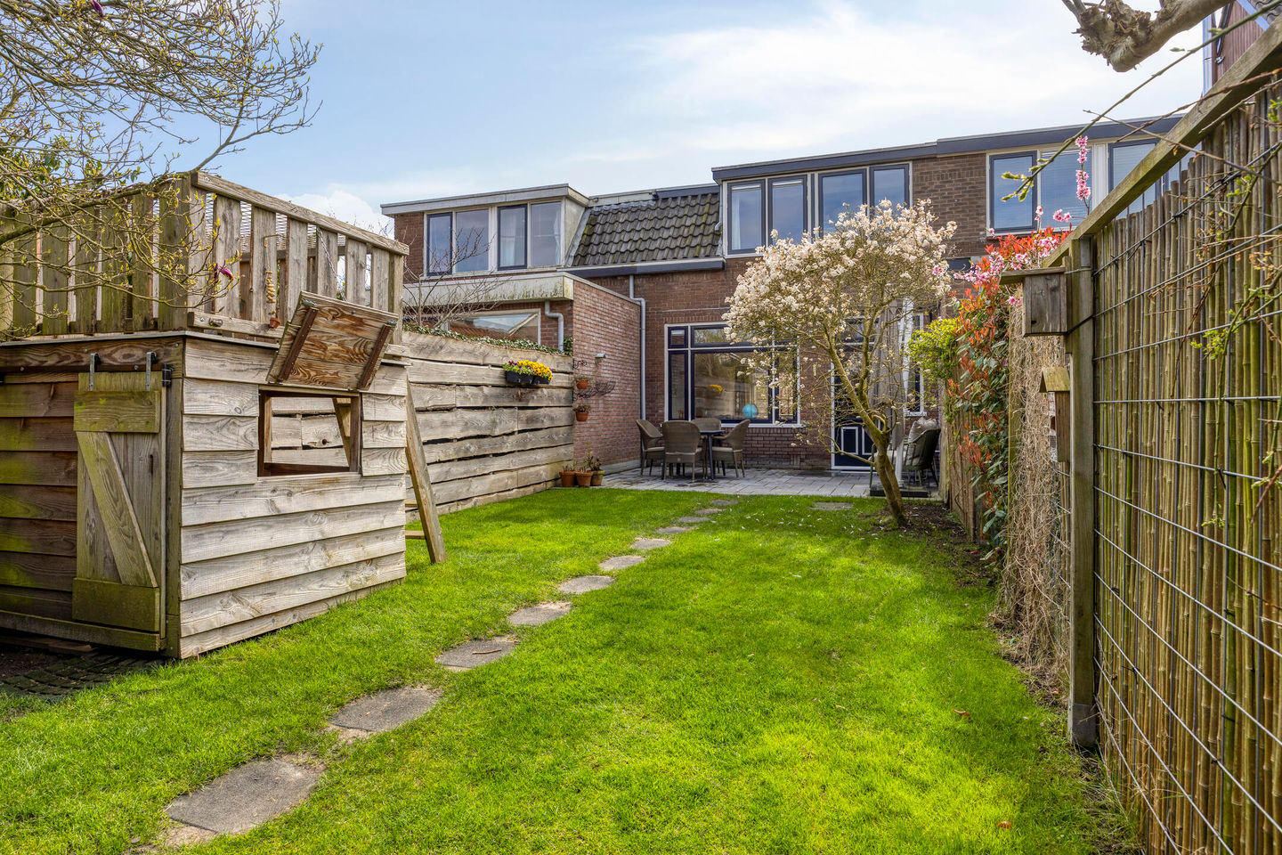 Charming Terraced House with Large Garage in De Worp, Deventer — 28