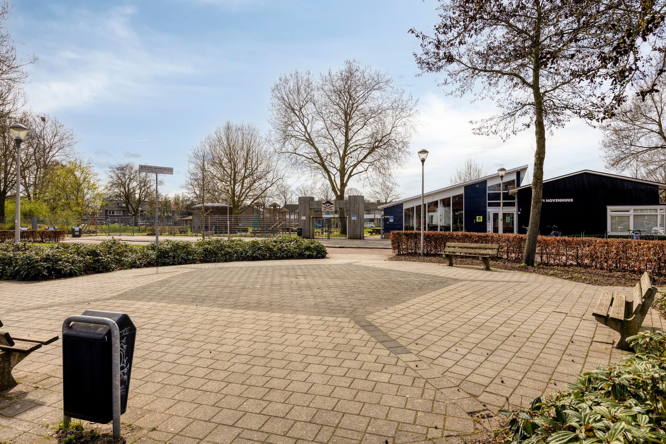 Charming Terraced House with Large Garage in De Worp, Deventer — 38