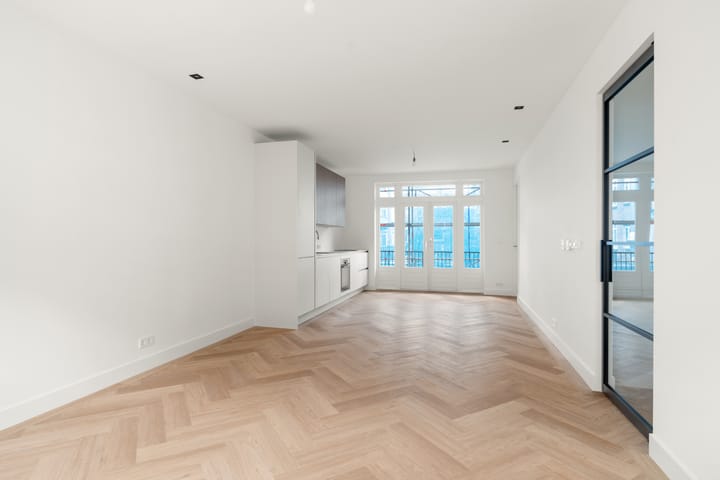 Photo 4 of Deurloostraat 3-1