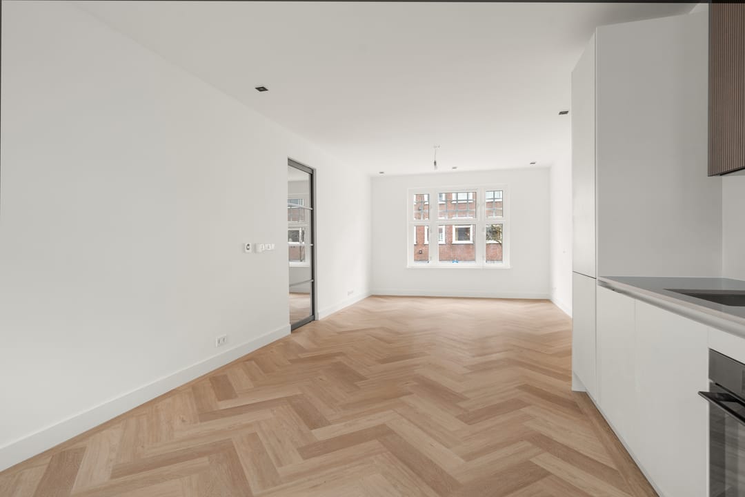 Photo 11 of Deurloostraat 3-1