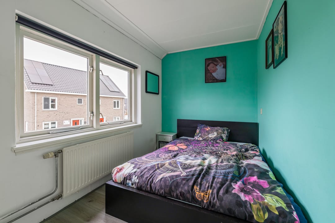 Extended semi-detached home with generous garden in Den Nul — 22