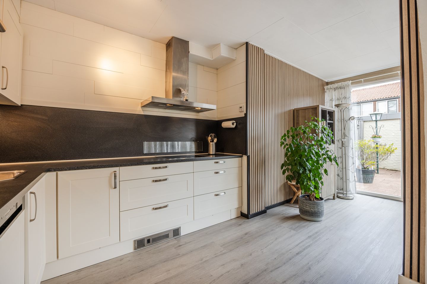 Photo 10 of P C de Vinckstraat 9