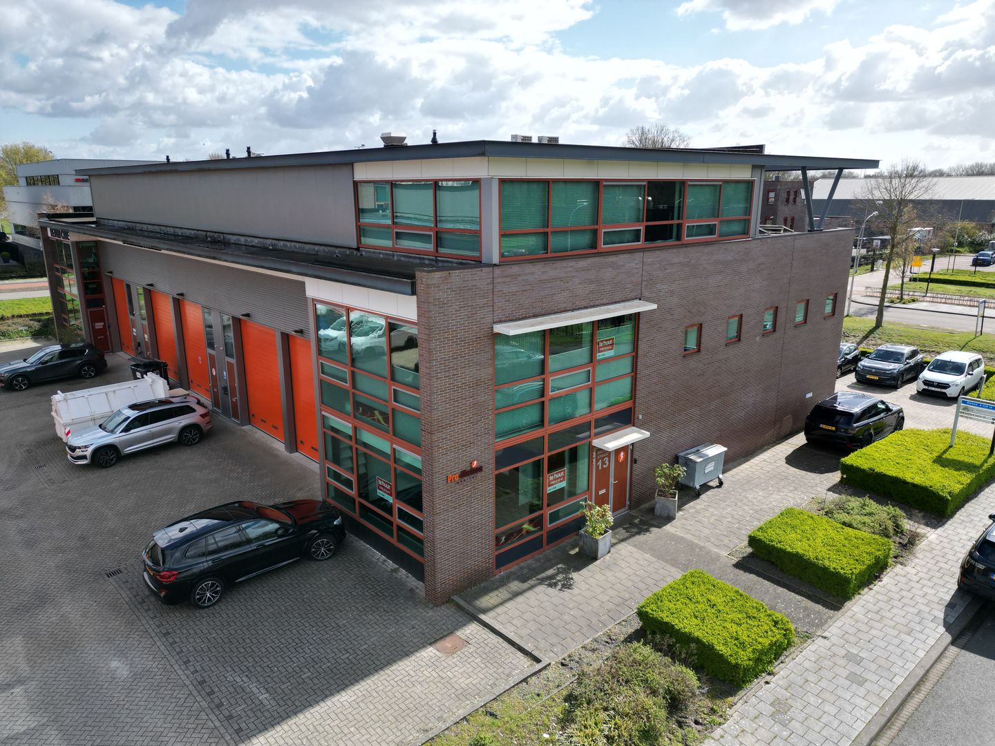 Bekijk foto 1 van Daltonstraat 13-14