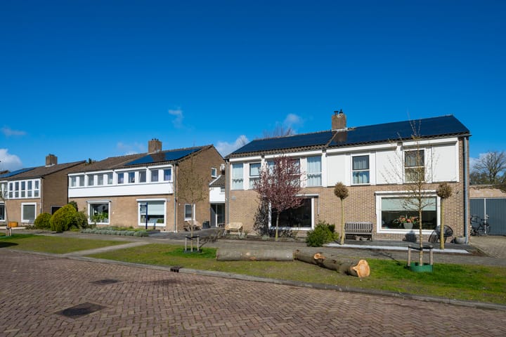 Photo 3 of Surinamestraat 4
