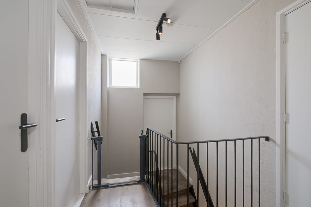 Photo 23 of Surinamestraat 4