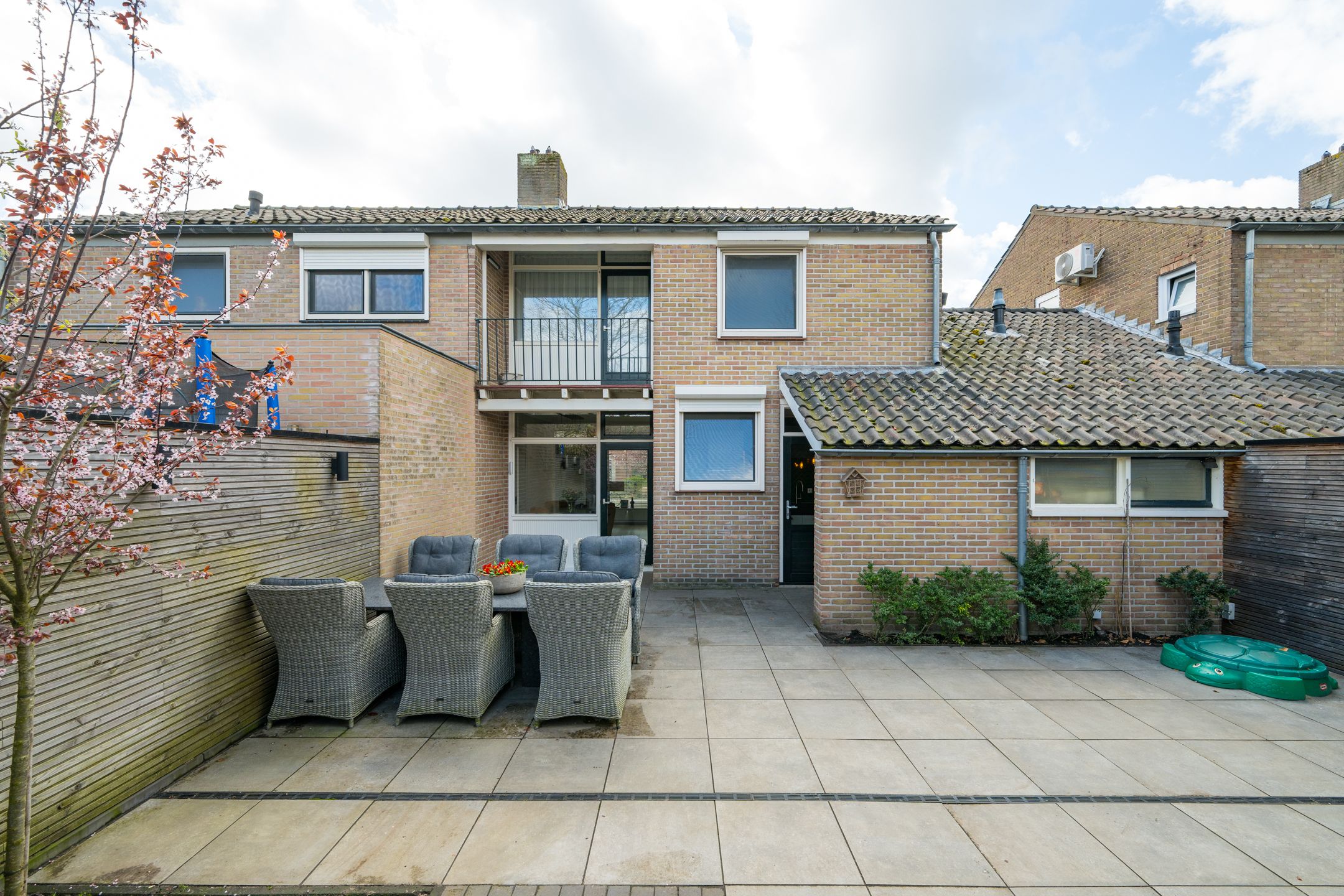 Photo 39 of Surinamestraat 4