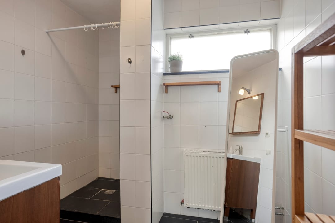 Spacious family home in quiet child-friendly location in Maastricht — 22